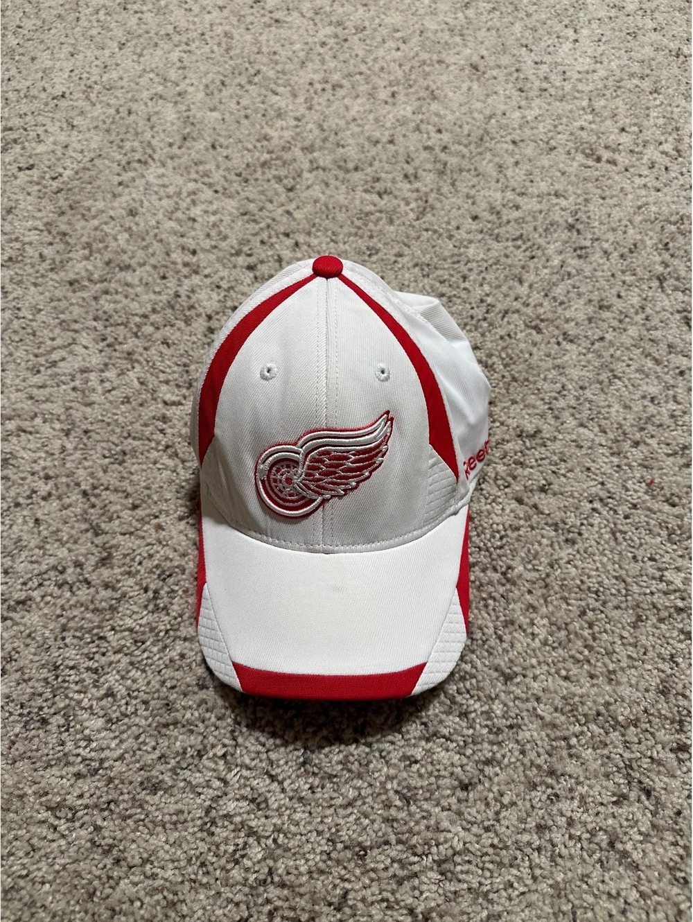 Reebok Detroit Red Wings NHL Adjustable Baseball Cap Hat